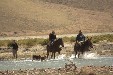 Trabajo de campo en la cuenca del río Atuel