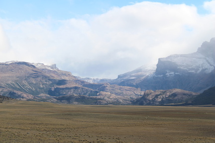 Cordón Moyano. Río Guanaco